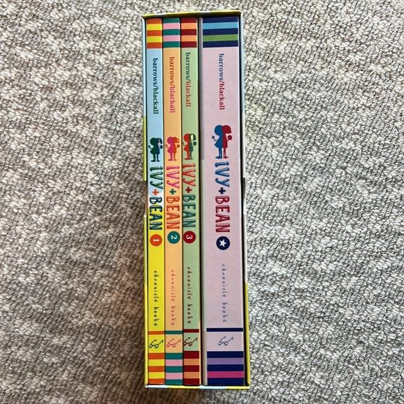 Ivy + Bean books 1, 2, 3 and a secret treasure box - in like-new condition - Picture 2 of 4